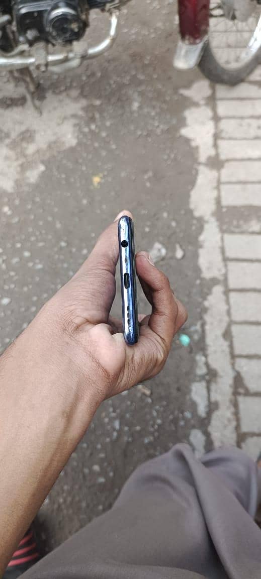 03025298170 only what app exchange possible with iphone 2