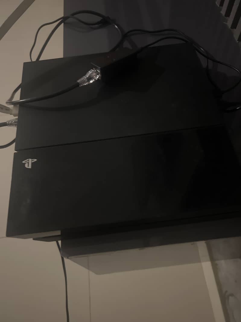 PS4 jailbreak 11.00 with 7 games installed and 3 original controllers 0