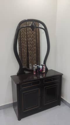 dressing table