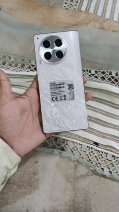 Tecno caman 30