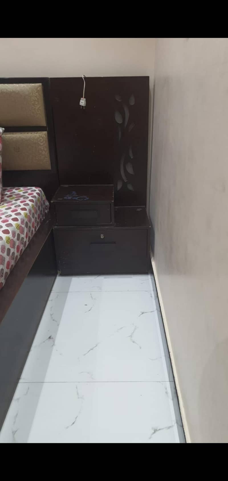 dressing table and 2 side tables 1