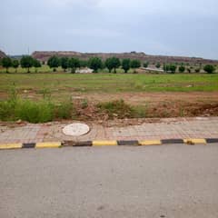 One kanal plot available for sale