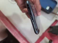 Ipone 11 pro max pta ok 258 go box he sath batter chanj all ok