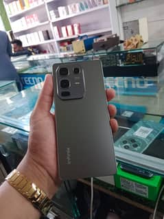 condition 10/10 just box open 16/256 gb