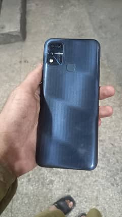 infinix  hot 10 play  4 ram 64 gb memory