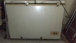 Dawlance 2 door Freezer, Double Door, Good working condition