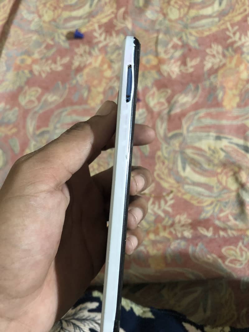 4/128 with box good condition all mobile ok no problem 2