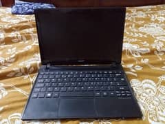 Acer leptop 4/300 GB. A portable leptop having Intel R processor