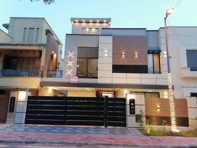 Female Office Assistant  required  for Social Media Marketing