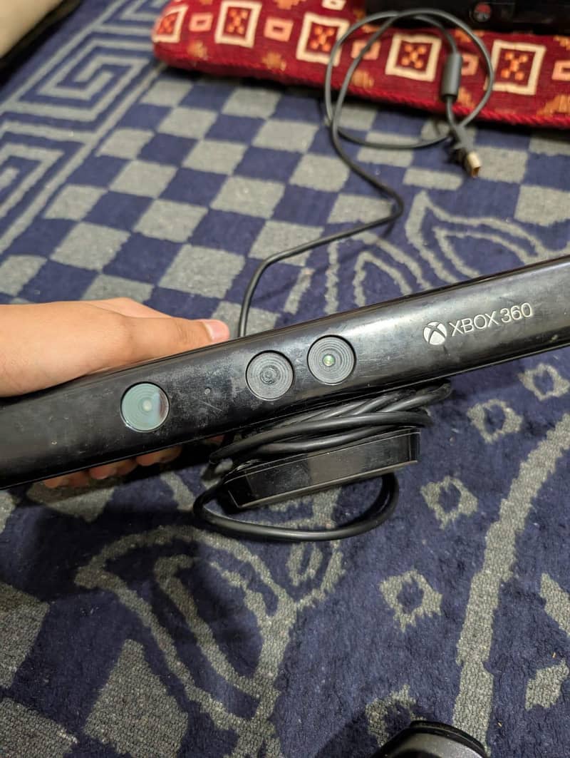 Xbox 360 E with 2 orignal controllers and Kinects 3