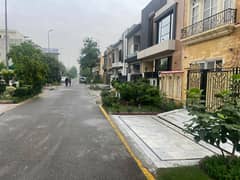 5 Marla plot for sale in Platinum Block Park view city