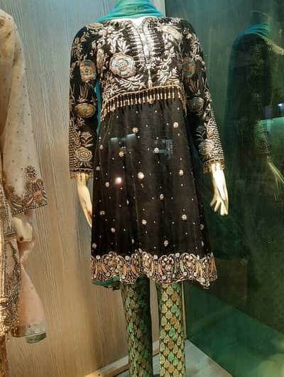 Heavy formal peshwas