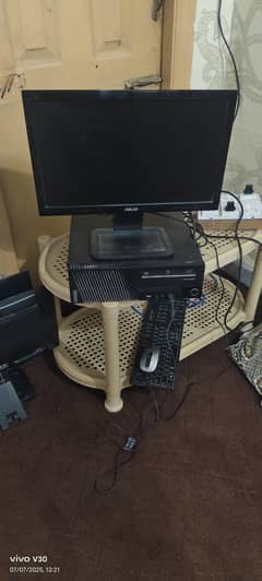 i5 4th generation desktop Dell computer and with 19 inch LED and mouse