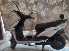 electric scooty bike only 6 months used in wranty