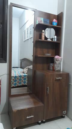 Dressing table