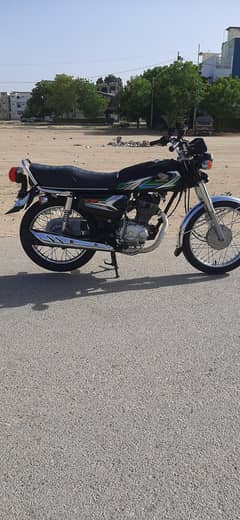 Honda 125 23 model black colour