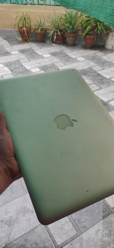 MCBOOK AIR 3 ( 2012) IN GOOD CONDITION  Exchange possible