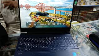 HP VICTUS 15 FA0033dx