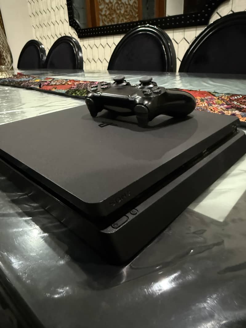 Ps4 + 1 controller + 4 games. 0