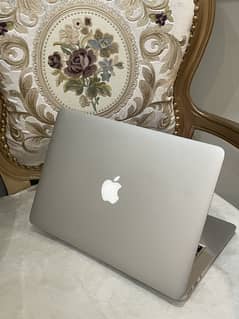 Macbook Air 2013 with charger