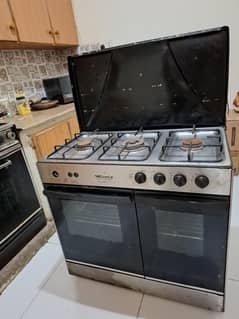 Oven / cooking range