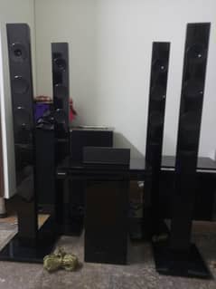 Samsung 1000watt hometheater  with 4 feet towers