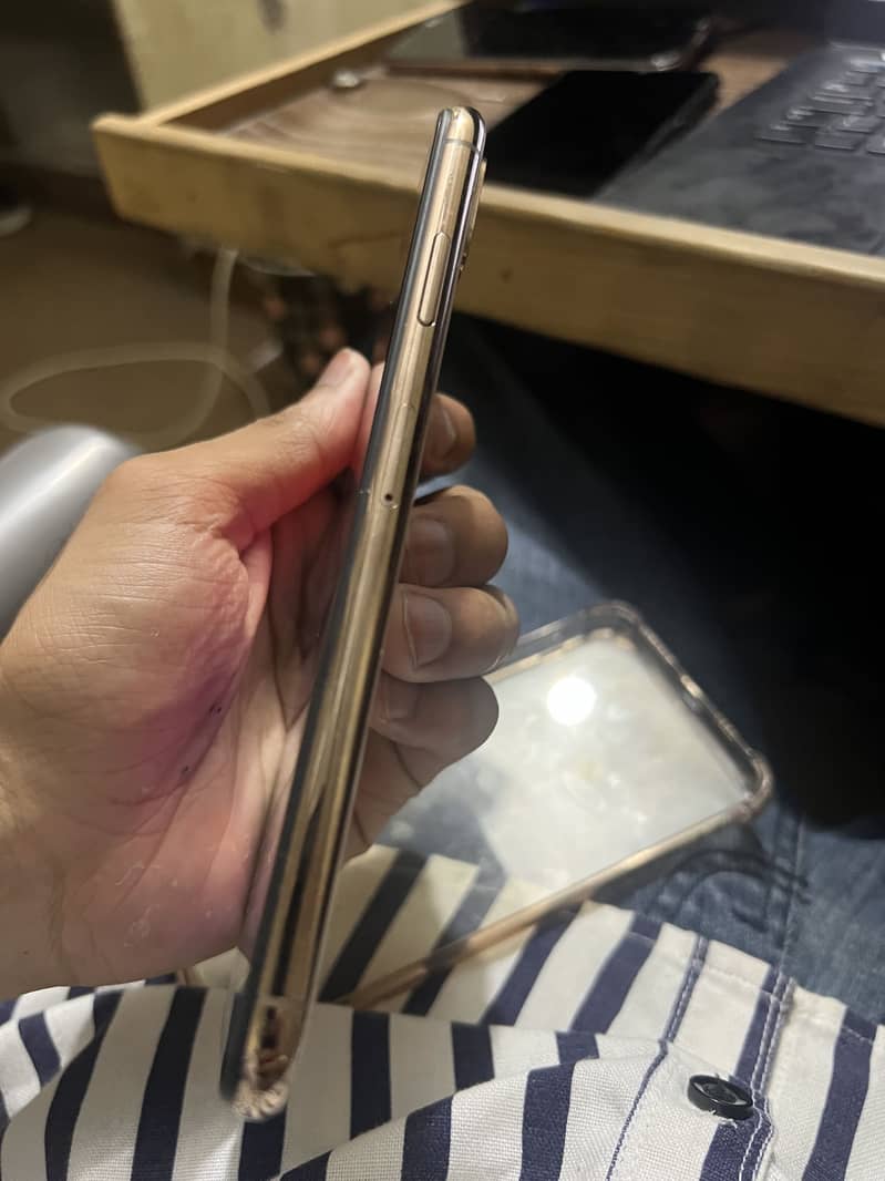 Iphone xs max 256 Factory unlock Panel change hone wala 2
