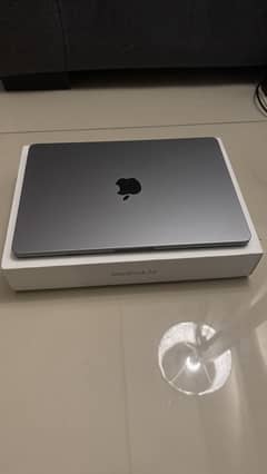 Macbook Air M2 | 8 GB | 256 GB | 100% Health | Mint 10/10 | 30 Cycles