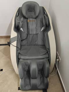 JC BUCKMAN REFRESH US MASSAGE CHAIR