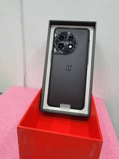 oneplus 11 with box and charger