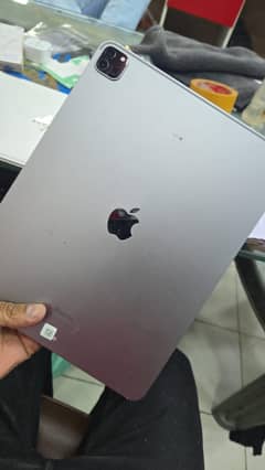 Apple ipad pro M2 , 128gb , 10 by 10 condition