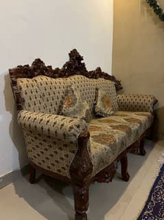 Premium Chinioti Sofa Set | Sheesham Wood | 5 Seater + Table