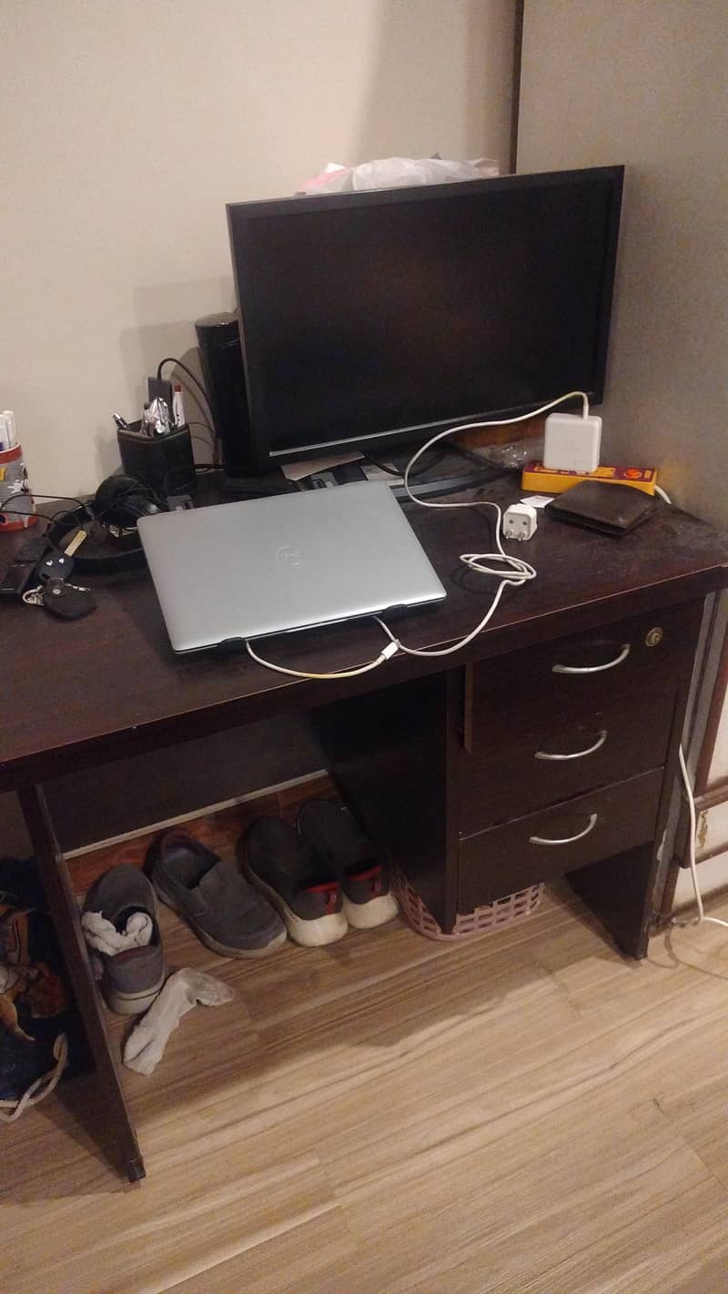 selling the following bed with mattress, side table, study table etc 7