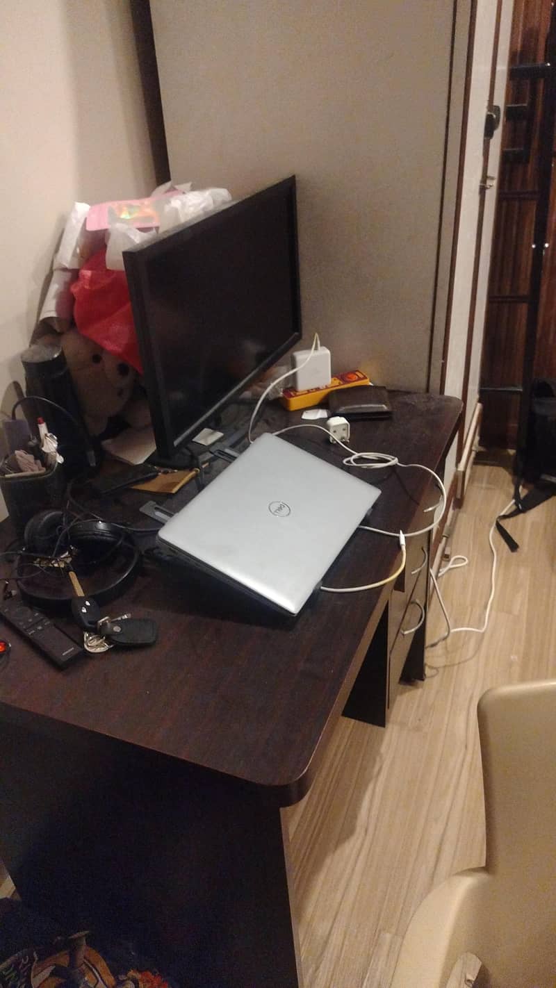 selling the following bed with mattress, side table, study table etc 8