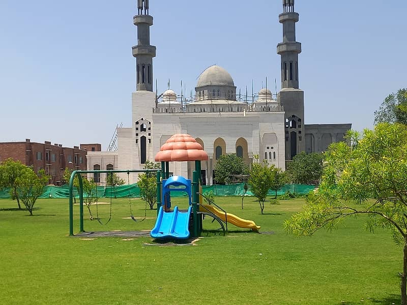 8MARLA PLOT FOR SALE OPEN FORM NO TRANSFER FEES NO TEX SAVE 7LACS RUPEES MORE DETAILS CONTACT ME 10