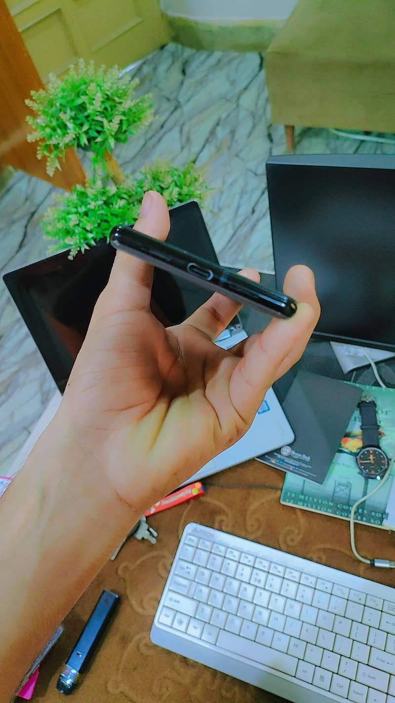 Google Pixel 6 Pro Non PTA Sale – 10/10 Condition – Smooth Performance 3