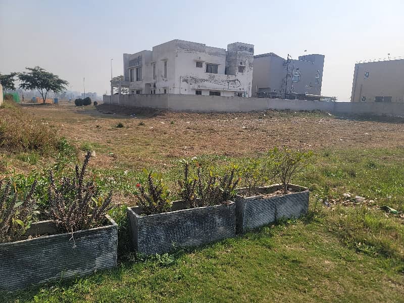 Deal of the Y block excellent location plot 0