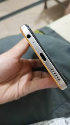 TECNO SPARK 10 C FOR SALE 4+4/128