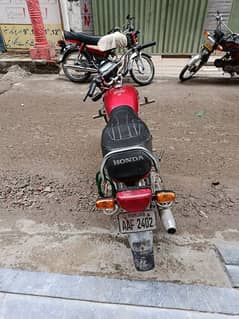 Selling Honda CD 70. . . .