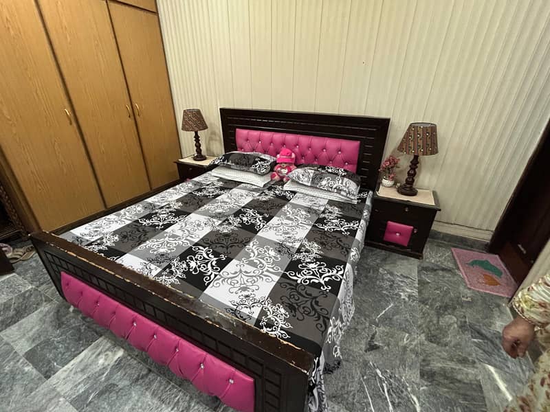 BedSet With 2 side tables 1
