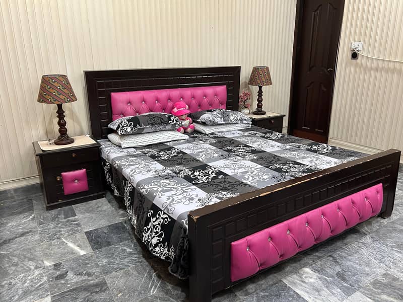 BedSet With 2 side tables 4