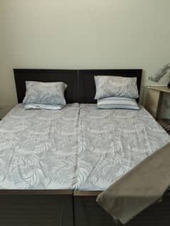 2 Single Beds
