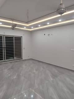Good Location 10 Marla Upper Portion In DC Colony Best Option