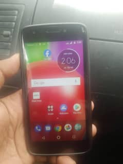 moto  E4 2/32