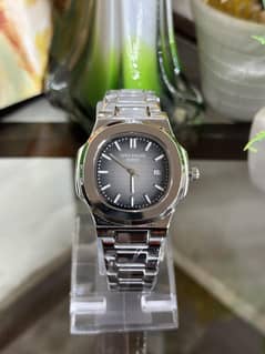PP GENEVE | NAUTILUS SERIES| Black Dial| Date Adjuster|Sleek Watch