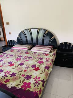 Bed with 2 side tables and dressing table