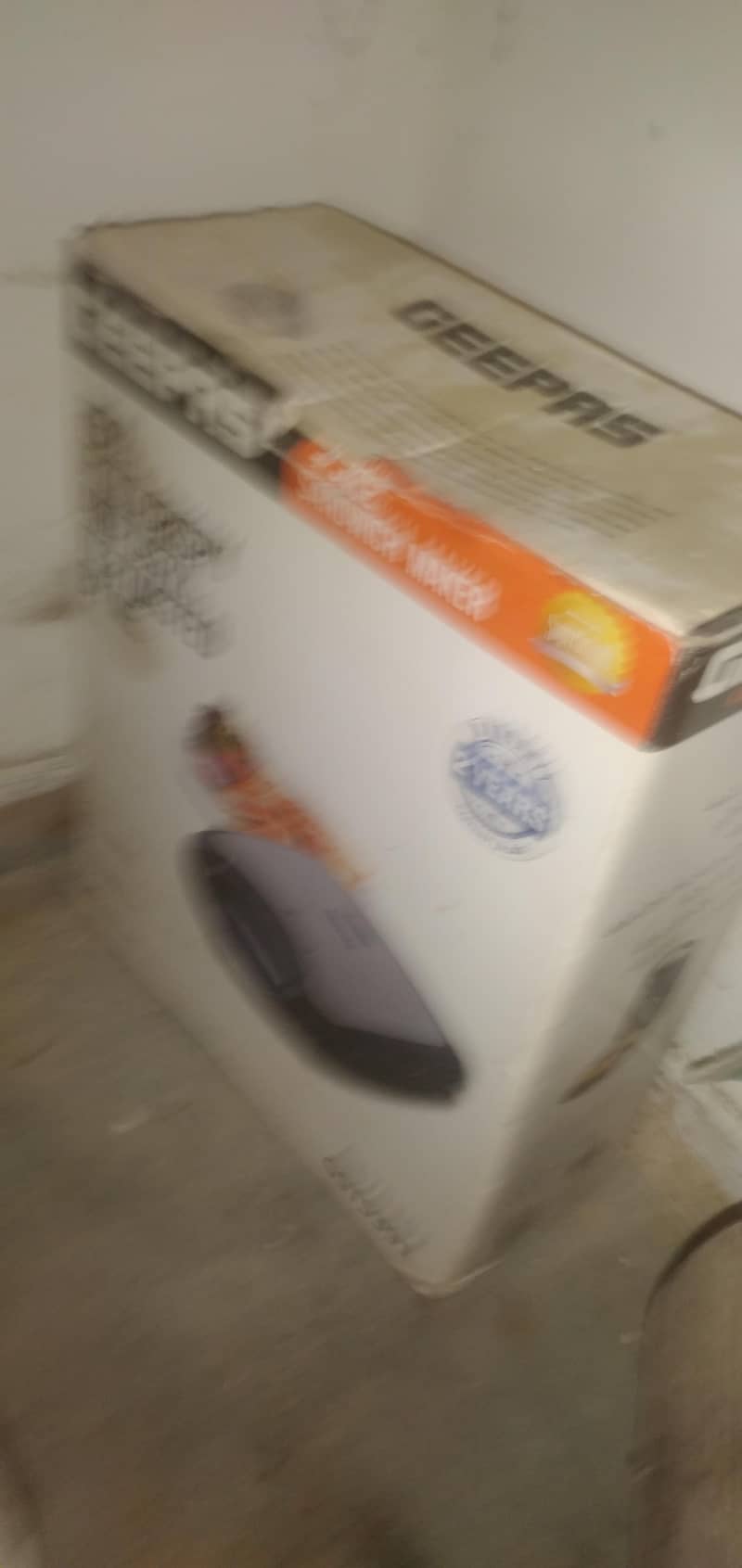 mint condition slightly used geepas sandwhich make 4 in 1 0