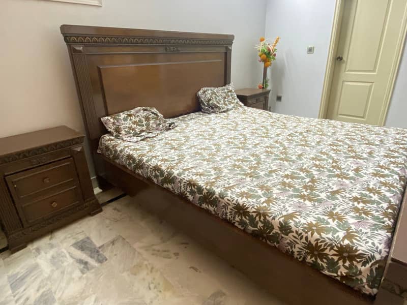 Bed set with 2 side-tables and one dressing table (without mattress) 1