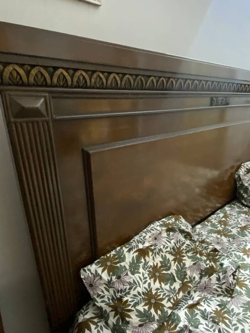Bed set with 2 side-tables and one dressing table (without mattress) 3