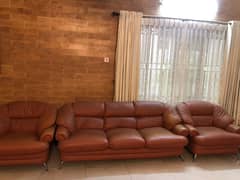 I am selling sofa